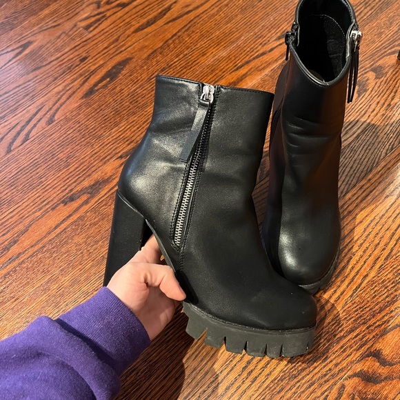 Simmi London heeled boots - Picture 2 of 3